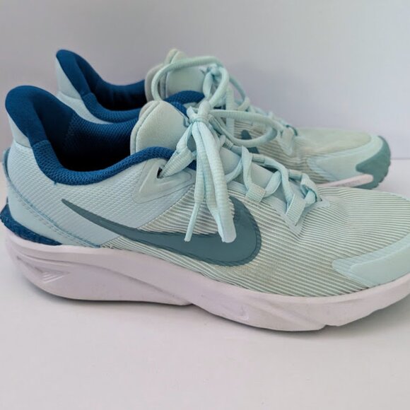 Nike Star Runner 4 Girls Running Shoes Size 6 Youth - Picture 1 of 6